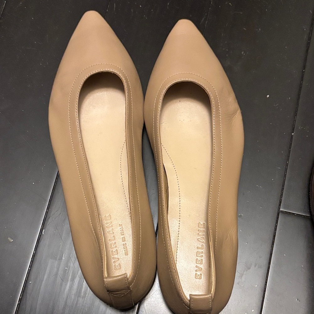 Everlane Women's Beige Leather pointed Ballet Flats